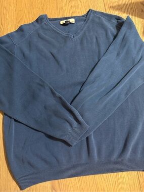Tommy Bahama Men's Blue V-Neck Sweater